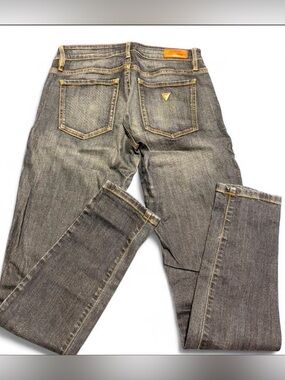 2PCS 🔥 Guess Dark Wash Denim Jeans - Classic Straight Fit with Guess Top